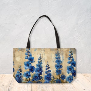 Sac à bandoulière fleuri coloré pour femme Sac de voyage de week-end élégant avec impression de fleurs de delphinium, cadeau personnalisé pour elle par Agnes Pembroke