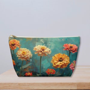 Zinnia Blumen-Design-Beutel-Kartenhalter-Frauen-Clutch Personalisierte Handtasche Air Pods Case Lagerung mit T-Bottom Design von Agnes Pembroke
