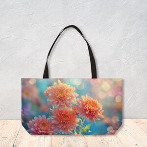 Sac de week-end personnalisé Fleurs de chrysanthèmes Sac d'école ou sac de plage pour voyage Cadeau unique pour femme par Agnes Pembroke