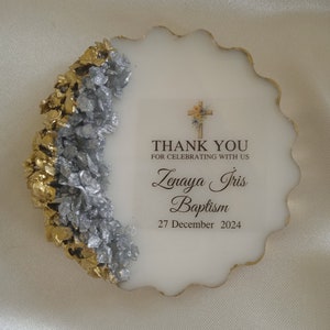 For your most special days; Original epoxy magnets decorated with personalized stickers, colored glass particles and special paint.