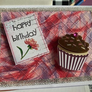 Cupcake Geburtstagskarte in rosa und lila