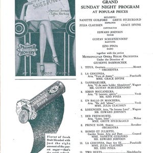 Puede incluir: Anuncio vintage de Beech-Nut Fruit Drops y un anuncio del Metropolitan Opera House. El anuncio detalla un programa del domingo por la noche con solistas y orquesta. El anuncio presenta piernas de mujer y un paquete de caramelos.