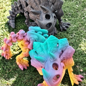 Flexi 3D Printed Triceratops Skeleton: Poseable Dinosaur Desk Toy (Mystery Color)