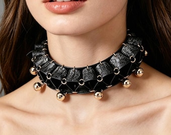 ausgereifte schwarz Glitter Schlangen-Print Rüschen Choker mit Gold Glöckchen, verstellbares D-Ring Leder Halsband, optional Leine Gothic Geschenk für Sie