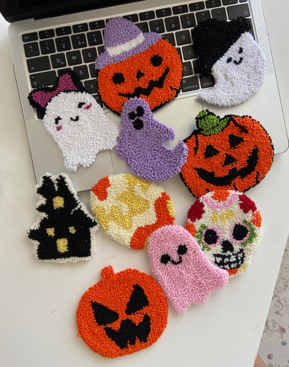Handtufted Yarn Art Coaster, Cute pinky Lıla Halloween Season Mug Rug, Punch Needle  Halloween Mug Rug