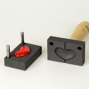 Bead press with large heart, vertical mandrel guide