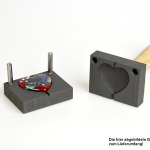 Bead press with one large heart, vertical mandrel guide