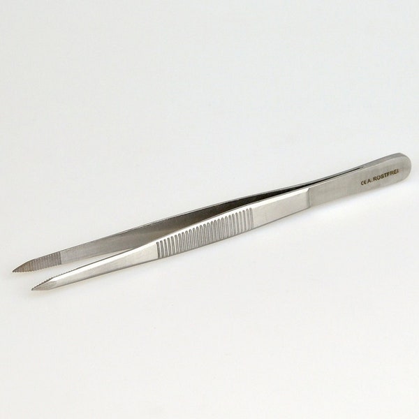 Tweezers with sharp tips, 14 cm long
