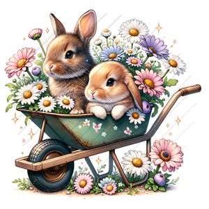 Pode incluir: Dois coelhos marrons sentados em uma carriola verde cheia de margaridas brancas e rosas. A carriola est&aacute; sobre um fundo branco.