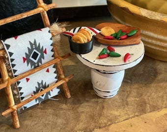 Mini Fry Bread & Chili Scene – Handmade Native Inspired Dollhouse Food Display – Southwest Miniature Decor