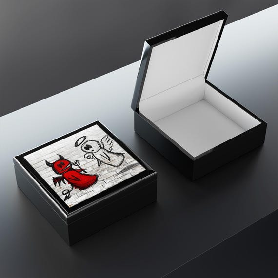 Rubberwood Jewelry Box Organizer: Felt-lined Keepsake Storage