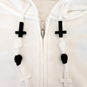 Skull and Inverted Cross Drawstring Accents – Set of 2 or 4 – Hoodie, Bag, or Jacket Add-Ons – Gothic and Metal-Inspired Gift