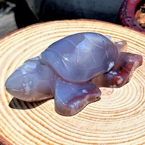 Flower Agate Sea Turtle - Tranquil Beauty of Nature&#39;s Delight