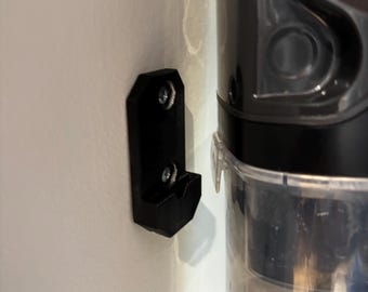 Shark Cordless Vacuum Cleaner Model IZ103 wall hook.