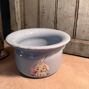 Child’s enamel chamber pot