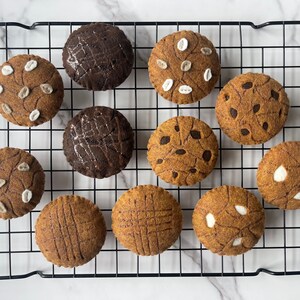 Felt cookies/ felt chocolate chip cookies/ felt peanut butter cookies/ felt chocolate fudge cookies/ felt white chocolate macadamia cookies image 1