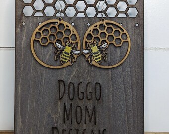 Pendientes de madera grabados con láser de panal de abeja - pintados a mano - teñidos a mano - pendientes de poste - clip en pendientes - pendientes colgantes - únicos