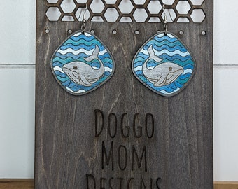 Pendientes de madera grabados con láser de ballena - pintados a mano - teñidos a mano - pendientes de poste - pendientes de clip - pendientes colgantes - personalizables
