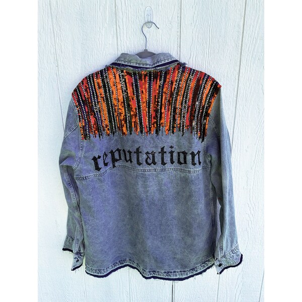 Chaqueta vaquera personalizada Eras Tour "Reputation"