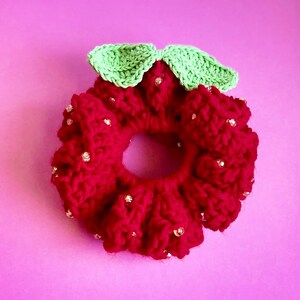 JUMBO strawberry scrunchie