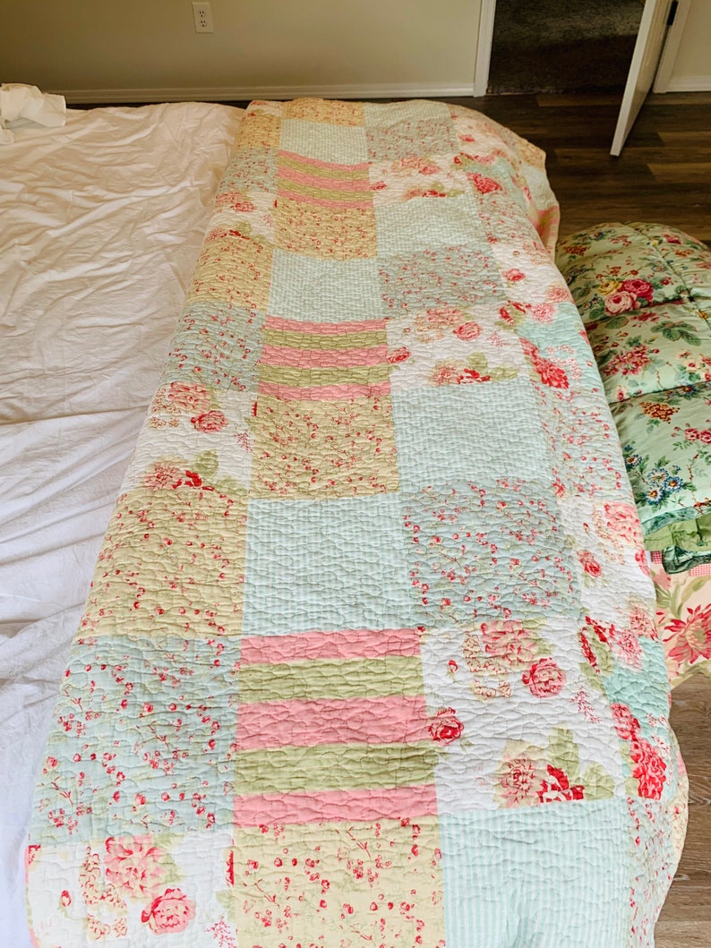 Antique Style Quilt Large Queen or Standard King Etsy