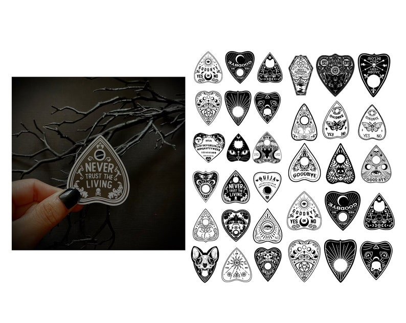 Puede incluir: Un conjunto de 25 pegatinas de planchette en blanco y negro con varios dise&ntilde;os, que incluyen un gato, una luna creciente, un ojo y las palabras "Ouija", "Adi&oacute;s" y "Nunca conf&iacute;es en los vivos".
