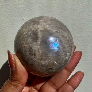 Moonstone with blue flash AAA quality Natural Crystal ball Sphere Nice Big Size Crystal for Displaying, Meditation, Gift Idea