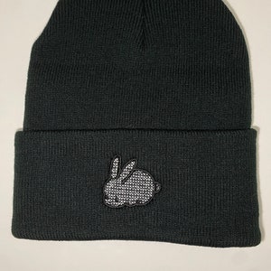 Häschenmütze, bestickt, genäht, niedlich, schwarz weiß, Netzhase, Geschenk für Tierliebhaber, Kawaii Kaninchen, Gartentier, Hut, Ostern