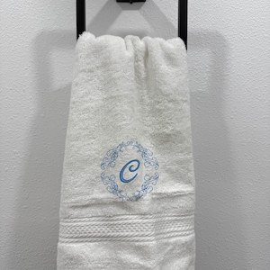 Toalla de mano bordada con monograma personalizado, inicial del nombre, regalo elegante para inauguración de la casa, decoración elegante para el hogar, el baño y la cocina.