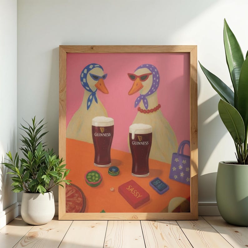 K&ouml;nnte beinhalten: Rustikales Holzschild mit dem Text "Welcome to our home" in wei&szlig;er Schrift. Das Schild hat eine Used-Optik und ein schlichtes, einladendes Design, perfekt f&uuml;r eine Veranda oder einen Eingangsbereich.