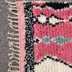 Alfombra marroquí hecha a mano – Alfombra bereber de lana hecha a mano, diseño geométrico tribal, decoración bohemia para el hogar, alfombra rosa, alfombra de las montañas del Atlas, alfombra personalizada. imagen 4