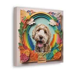 Peut inclure: Un portrait d'un chien brun et blanc entour&eacute; d'un arc-en-ciel color&eacute; et d'un motif floral. Le chien sourit avec sa langue qui pend. Le nom "Raymond" est &eacute;crit sur une &eacute;tiquette sous le chien.