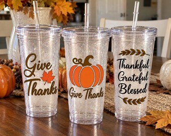Plastic bekers voor Thanksgiving voor kinderen | Herbruikbaar | Herfstfeestcadeautjes | Gepersonaliseerde herfstbeker met deksel en rietje | Decoratie voor Friendsgiving | 473 ml