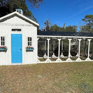 Deluxe Chicken Coop with 15&#39; Run  -  23&#39; overall length