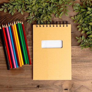 Personalized Sketchbook with Name | Engraved Drawing Journal | Includes 12 Colored Pencils & Pouch | Artist Gift for Kids and Adults afbeelding 4