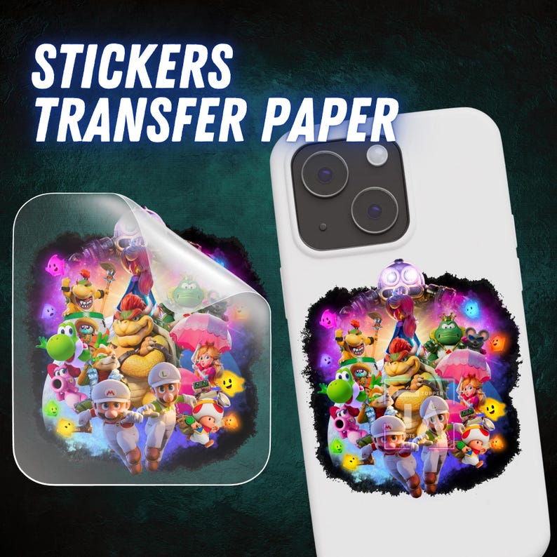 Op de afbeelding: Een witte telefoonhoes en een sticker met een kleurrijke afbeelding van videogamepersonages. De sticker is gedeeltelijk losgemaakt en onthult het ontwerp. De tekst "STICKERS TRANSFER PAPER" staat bovenaan.
