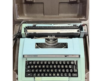 Smith Corona Electra C/T Typewriter - Blue. Tested & Works