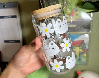 Vaso de cristal con diseño de flor de gato: Vaso de café helado de 473 ml con tapa y pajita.