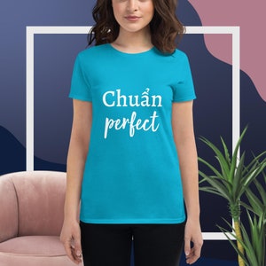Women&#39;s short sleeve t-shirt white letter Chuẩn vietnamese