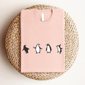 Felpa con pinguino: comoda maglietta invernale per gli amanti degli animali. immagine 7