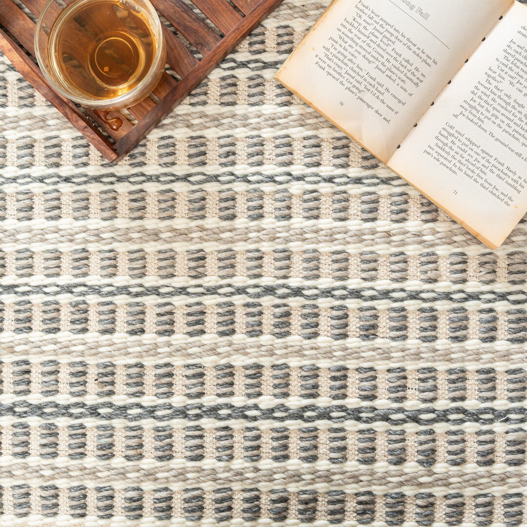 Woven Style Rug Hand Woven Wool Area Rug: Chunky Braided Modern Style - Etsy