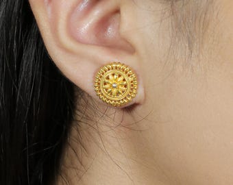 22金スタッドピアス、ホールマークジュエリー、22カラット、赤い花柄 