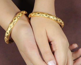 Well Crafted Handmade 22k Gold Cuff Bangle, Fine Designed