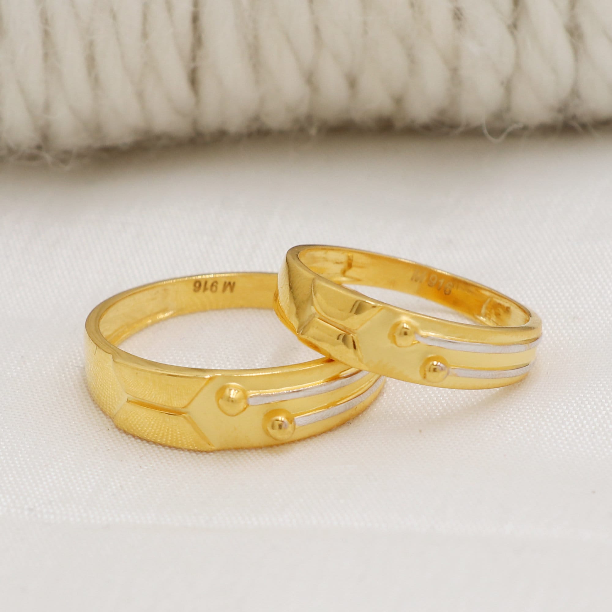 Vogue jewellers couple wedding rings discount