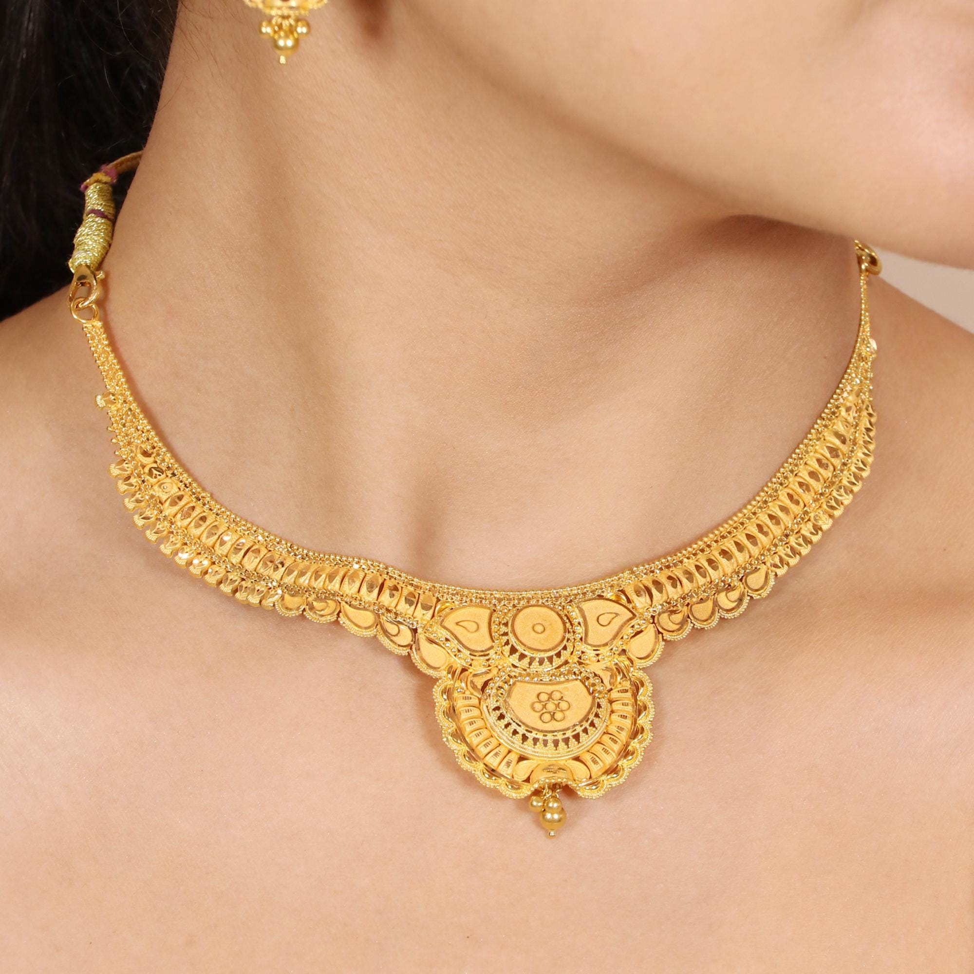 Elegant 22kt Yellow Gold Choker Necklace Set, Traditional Pendant