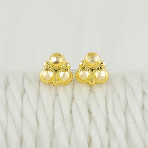 18k geelgouden designer kleine kleine oorstekers, handgemaakte 18k sieraden, OS3862