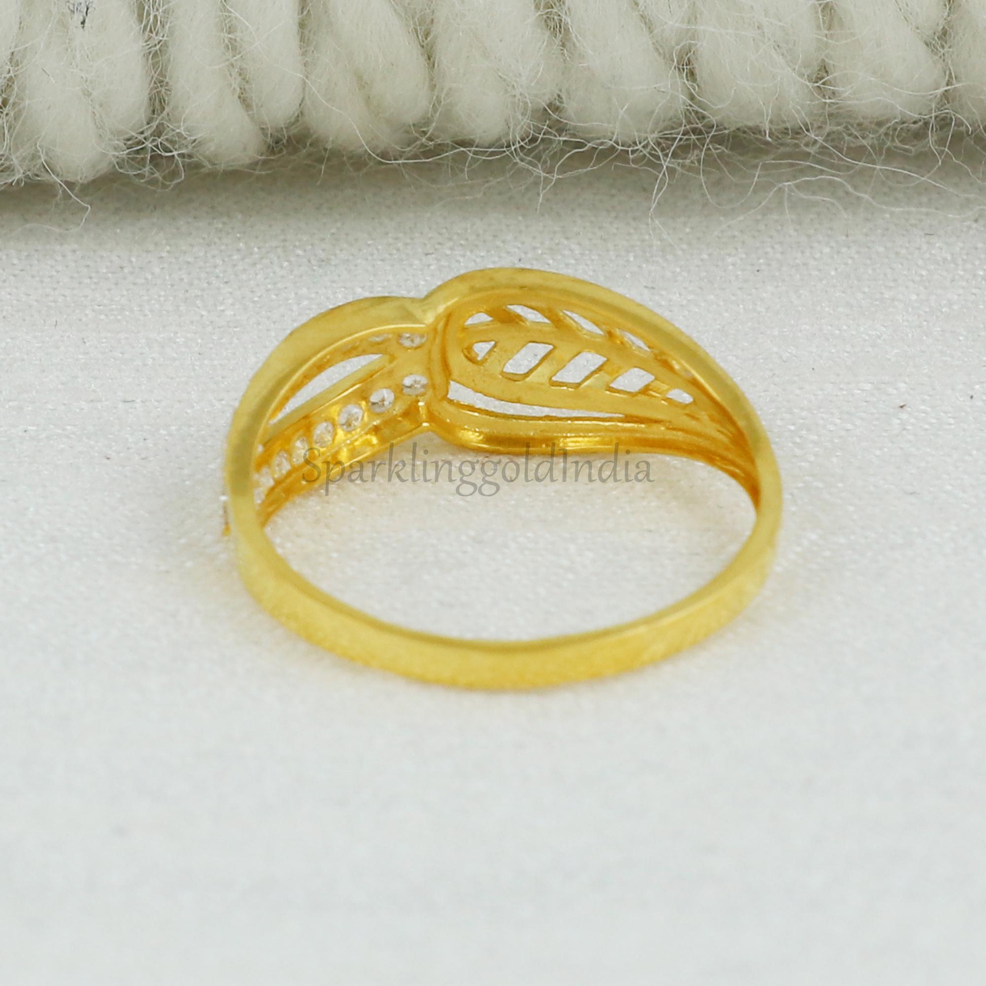 Handcrafted 22k Yellow Gold Ring Featuring a Dual-tone Design With