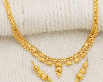 Conjunto de collar y pendientes de boda en oro amarillo de 22 quilates con motivos en forma de cúpula, OOS2434