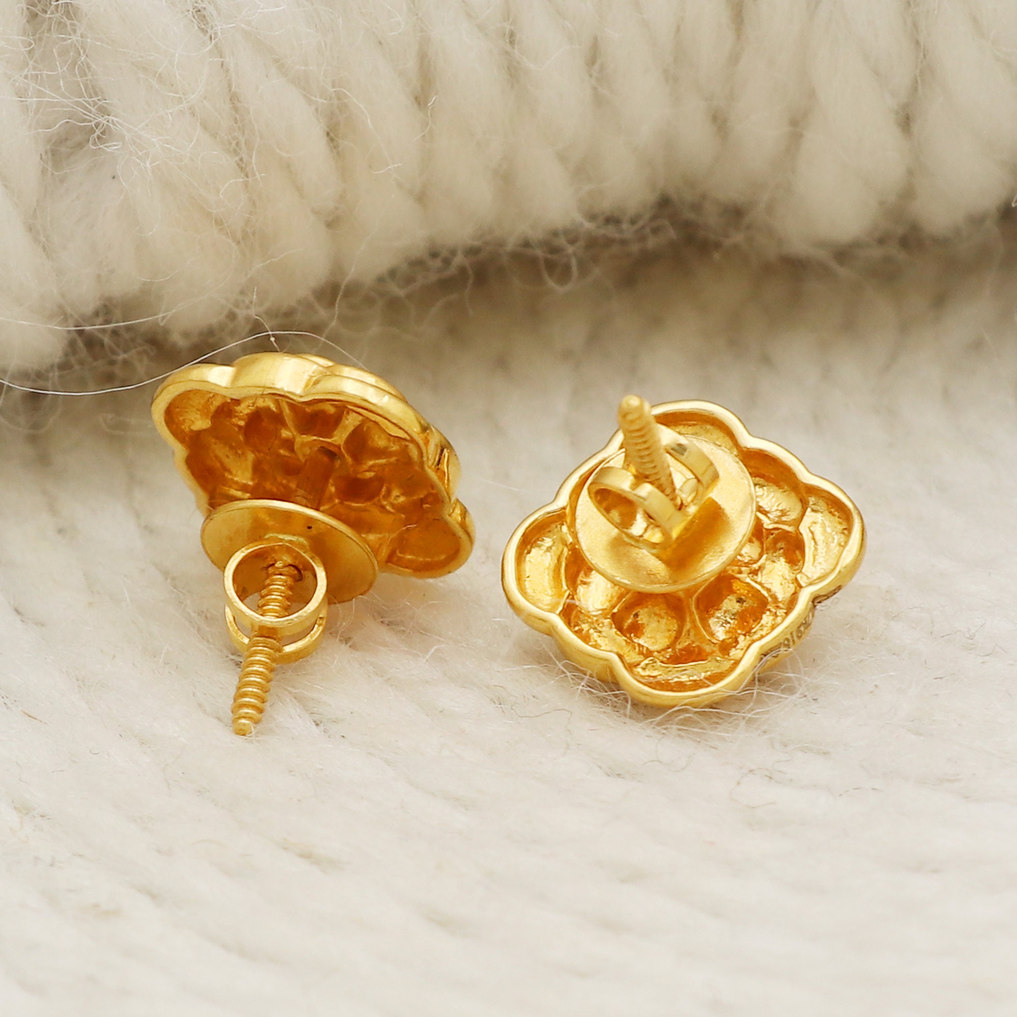 ゴールドピアス 22k刻印 装飾的デザイン il_fullxfull.5570649315_gyyz.jpg