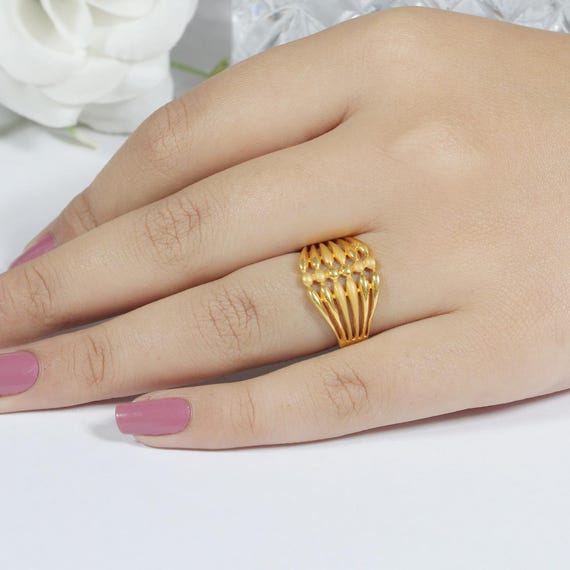 traditional 22k yellow gold finger ring designed for women,pattern with central spheres, OOS1587